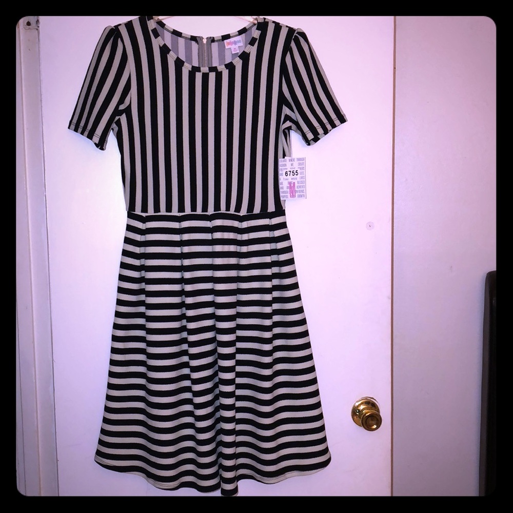 LuLaRoe Amelia size M